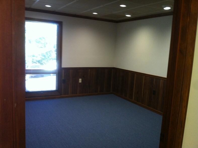 More Photos Of 10805 Main St, Fairfax Medical For Sale