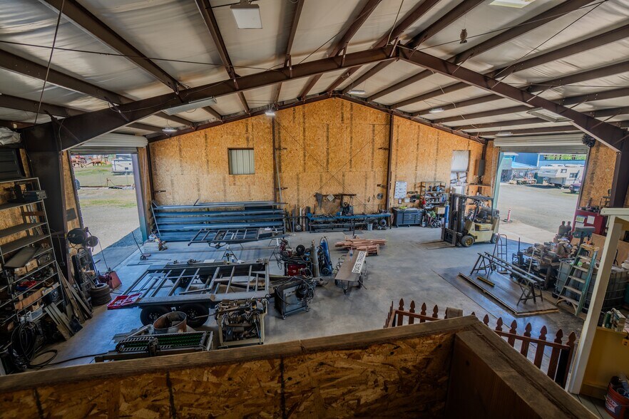 More Photos Of 215 Lawson Ln, Tenmile Warehouse For Sale