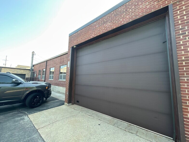 More Photos Of 747 Lake Cook Rd, Deerfield Flex For Lease