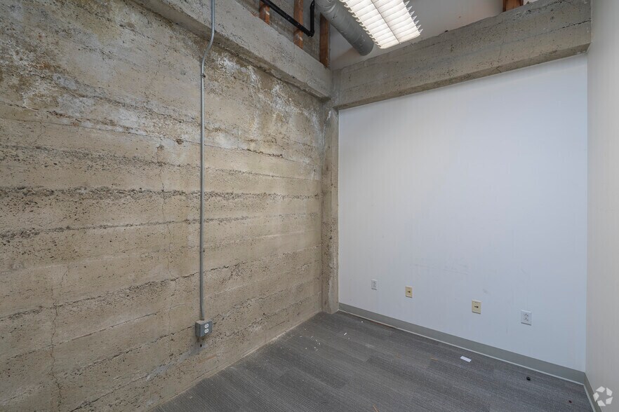 More Photos Of 380 Washington St, Oakland Unknown For Lease