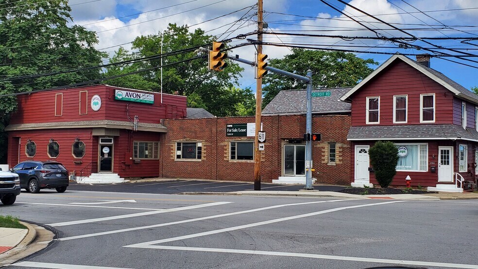 Primary Photo Of 37000-37040 Detroit Rd, Avon Restaurant For Lease