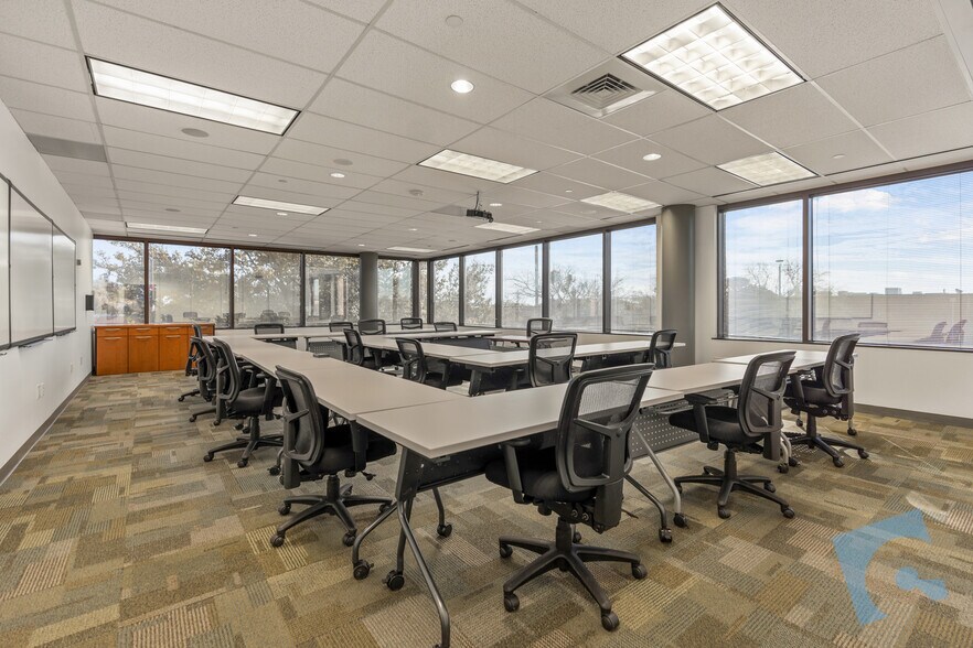 More Photos Of 1130 E Arapaho Rd, Richardson Office For Lease