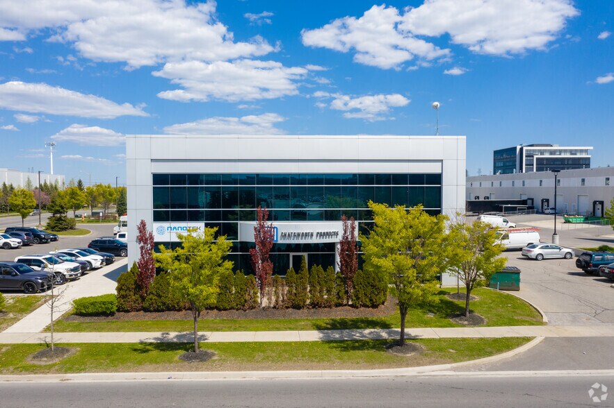 More Photos Of 81 Zenway Blvd, Vaughan Showroom For Lease