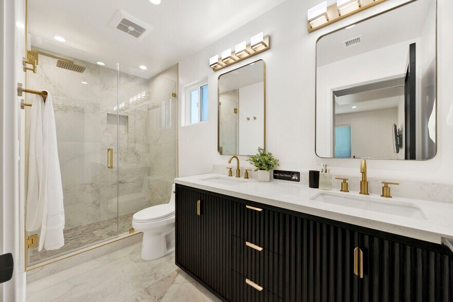 More Photos Of 7410 Denny Ave, Sun Valley Healthcare For Sale