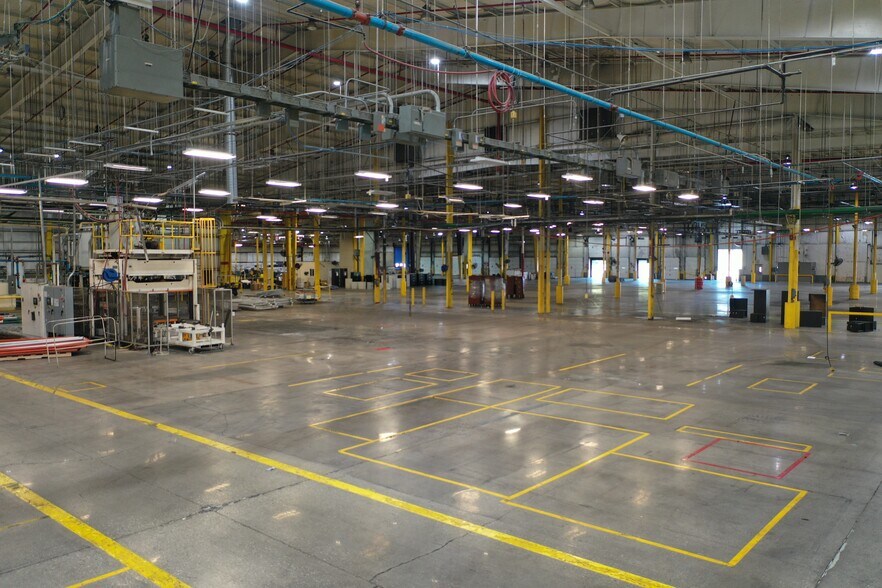 More Photos Of 850 Industrial Rd, Madisonville Manufacturing For Lease