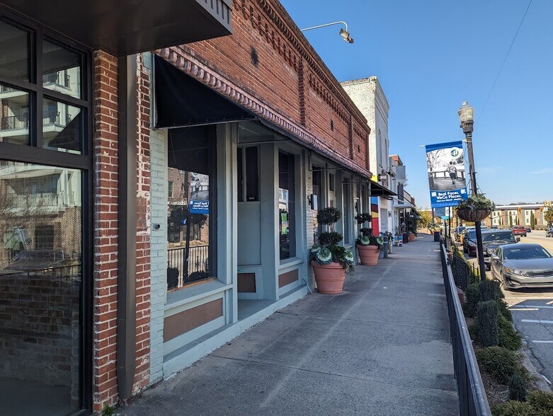 More Photos Of 122-126 State St, West Columbia Storefront For Sale