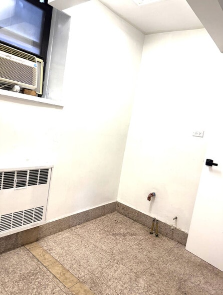 More Photos Of 14105 Northern Blvd, Flushing Healthcare For Sale