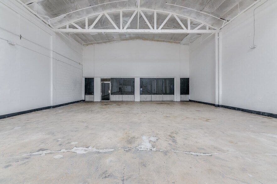 More Photos Of 2023-2043 S Santa Fe Ave, Los Angeles Unknown For Lease