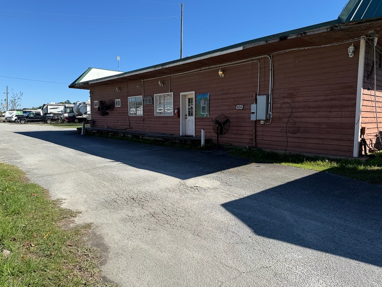 More Photos Of 70 US Highway 17, Richmond Hill Trailer Camper Park For Sale