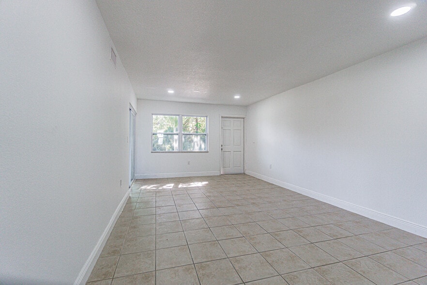 More Photos Of , Largo Unknown For Sale