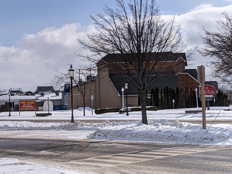 More Photos Of 205 E Central Ave, Mackinaw City Storefront For Lease