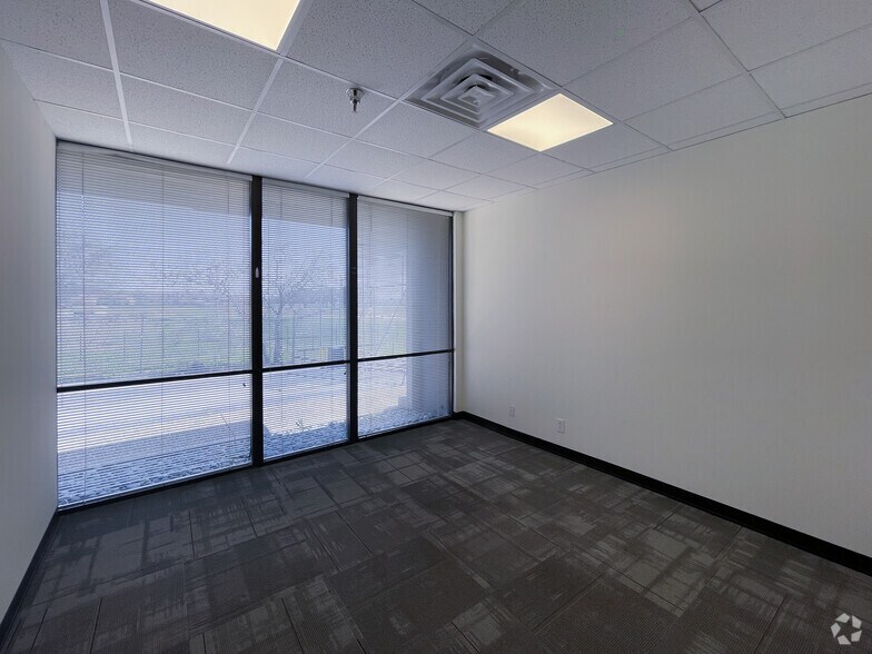 More Photos Of 3700 Fredericksburg Rd, San Antonio General Retail For Lease