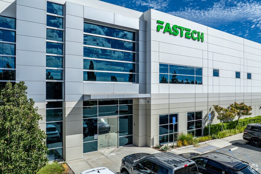 More Photos Of 11310 Slater Ave, Fountain Valley Warehouse For Lease