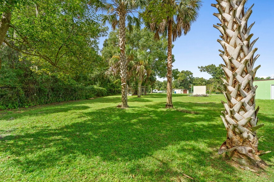 More Photos Of 4630 US Highway 17, De Leon Springs Restaurant For Sale