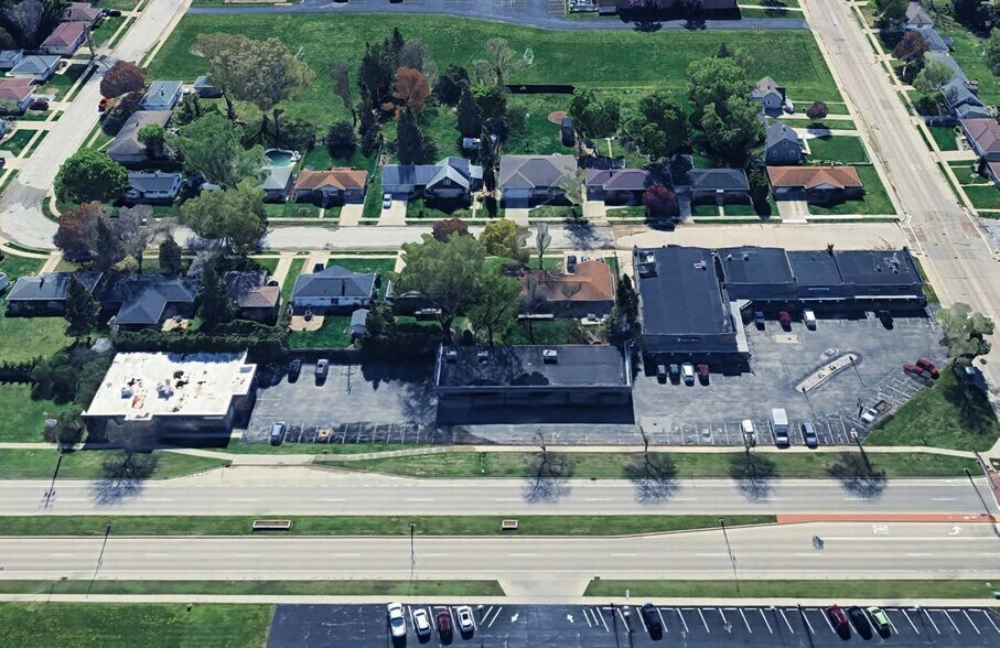 Primary Photo Of 1239 S Military Ave, Green Bay Unknown For Lease
