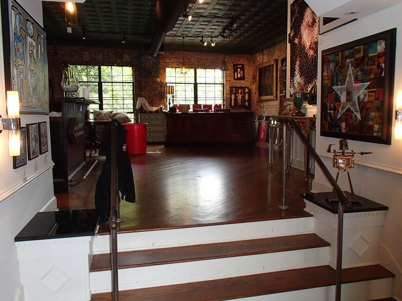 More Photos Of 512 E Main St, Spartanburg Storefront For Sale