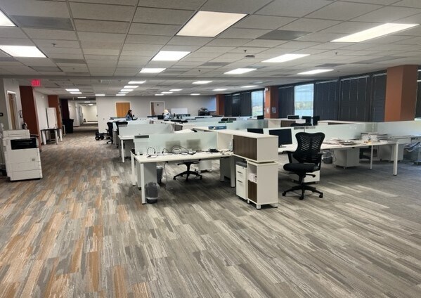 More Photos Of 9485 Regency Square Blvd, Jacksonville Office For Lease