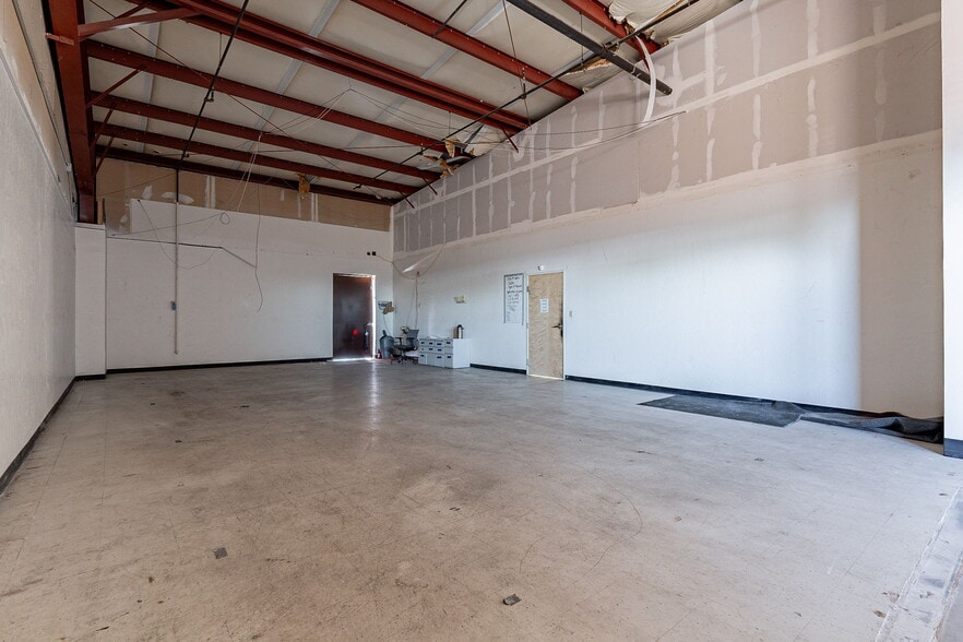 More Photos Of 4205 W Glenrosa Ave, Phoenix Warehouse For Lease