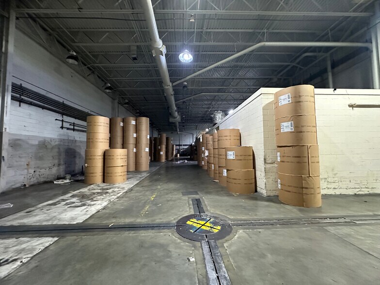 More Photos Of 311 W Central, Valdosta Manufacturing For Sale