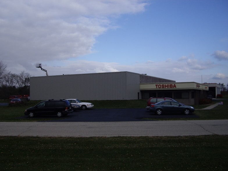 More Photos Of 16050 Woodmint Ln, South Beloit Warehouse For Lease