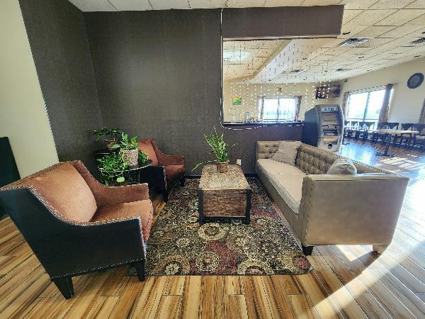 More Photos Of 6910 27th St, Moline Hotel For Sale