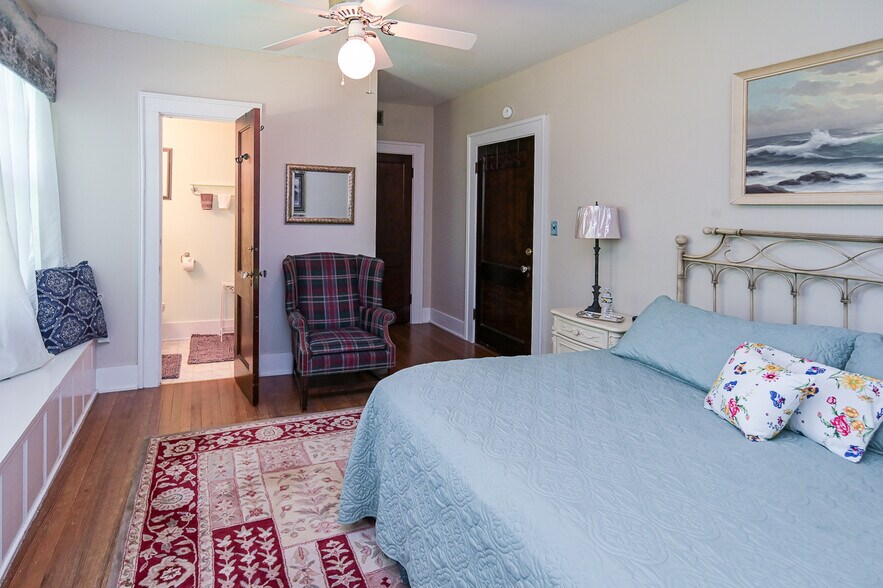 More Photos Of 799 Whitthorne St, Shelbyville Hospitality For Sale