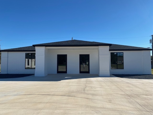 Primary Photo Of 381 Mill Creek Dr, Salado Office For Lease