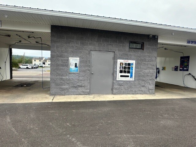 More Photos Of 212 S Poplar St, Berwick Carwash For Sale