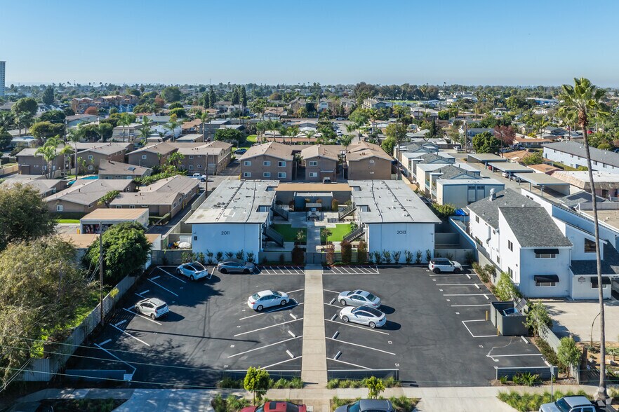 More Photos Of 2011-2013 Charle St, Costa Mesa Apartments For Sale