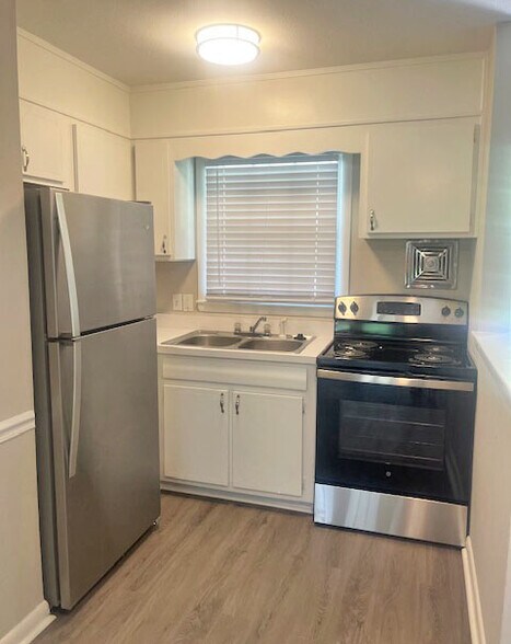 More Photos Of 2109 Elvira St, Fayetteville Apartments For Sale