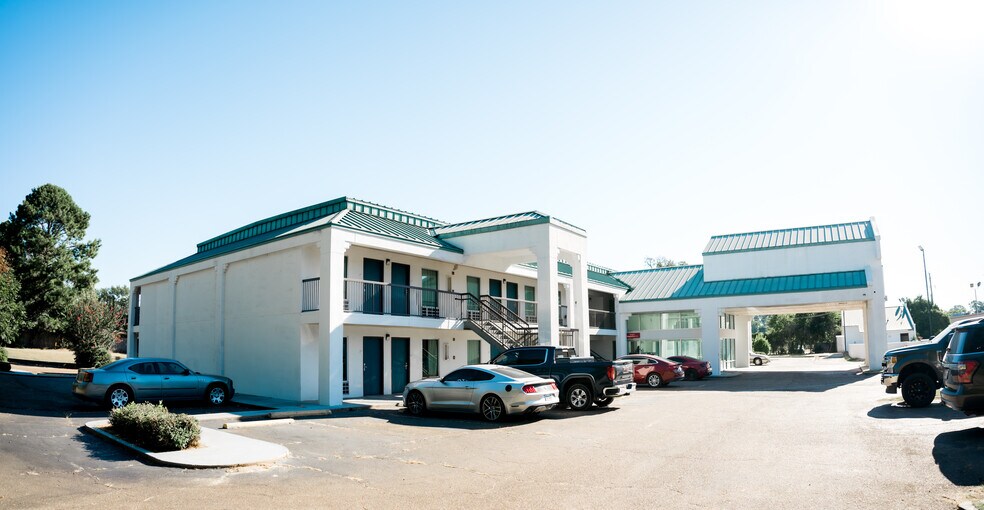 More Photos Of 337 Devereaux Dr, Natchez Hotel For Sale