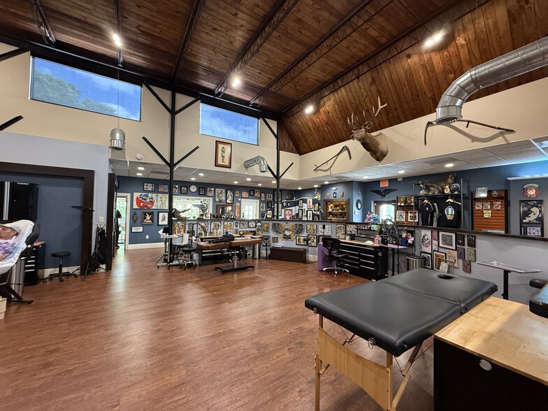 More Photos Of 1235 N Orange Ave, Orlando General Retail For Sale