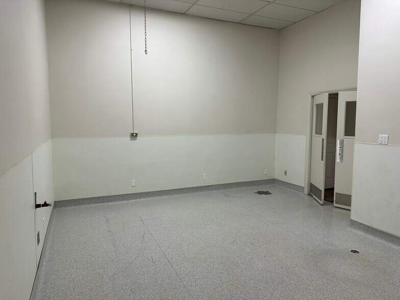 More Photos Of 1930 Howard Rd, Madera General Retail For Lease