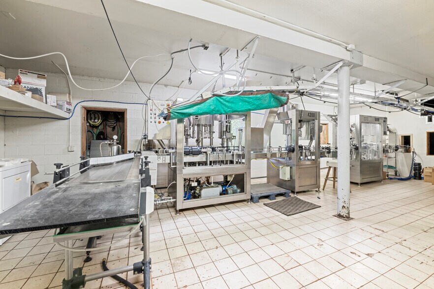 More Photos Of 3900 Holland Rd loop, Cave Junction Winery Vineyard For Sale