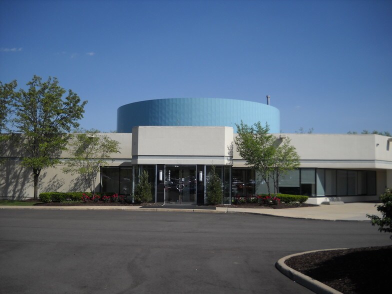 More Photos Of 34555 W 12 Mile Rd, Farmington Hills Office For Sale