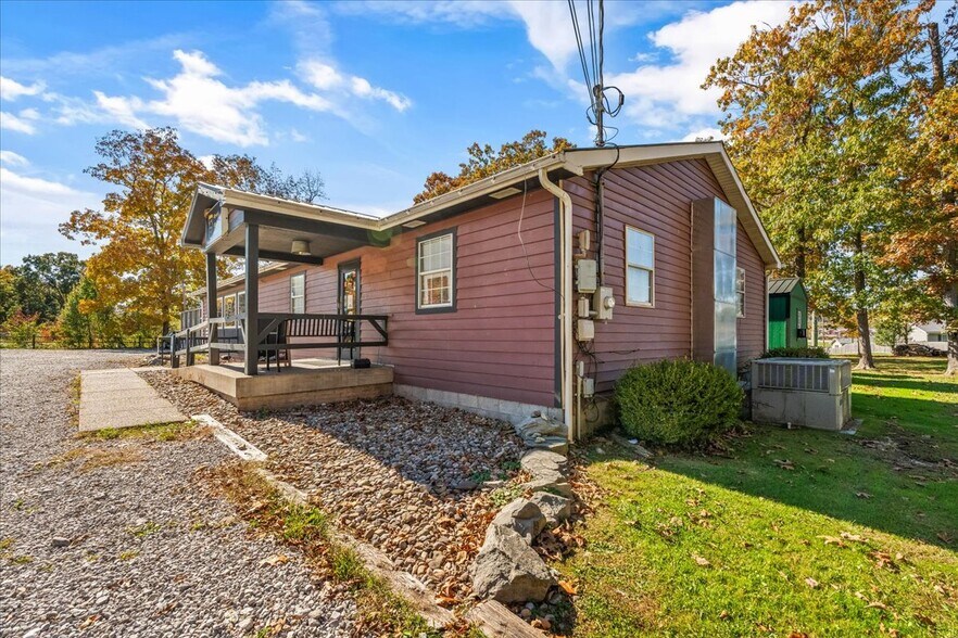 More Photos Of 852 Southern Hwy, Mineral Wells Industrial For Sale