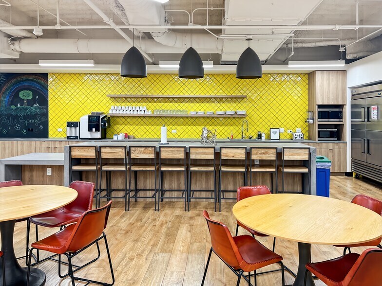 More Photos Of 3232 McKinney Ave, Dallas Coworking Space