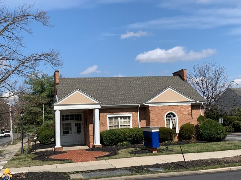 More Photos Of 17 Kings Hwy W, Haddonfield Bank For Lease