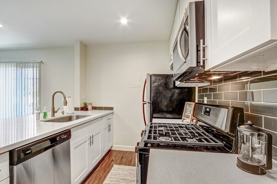 More Photos Of 14849 Vanowen St, Van Nuys Apartments For Sale