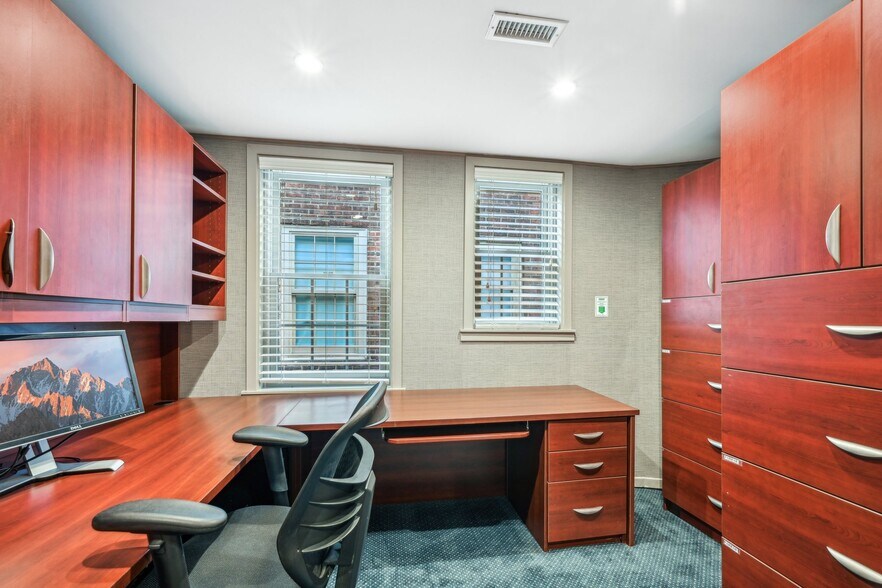 More Photos Of 1710-1712 Locust St, Philadelphia Office Residential For Sale