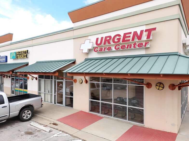 More Photos Of 3040 US-90 E, Uvalde Storefront For Sale