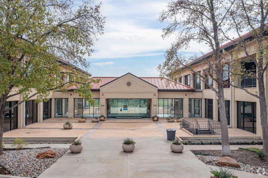 More Photos Of 2100-2120 W Walnut Hill Ln, Irving Office For Lease