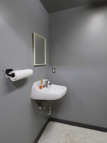 More Photos Of 9449 Genesee St, New Lothrop Auto Repair For Sale