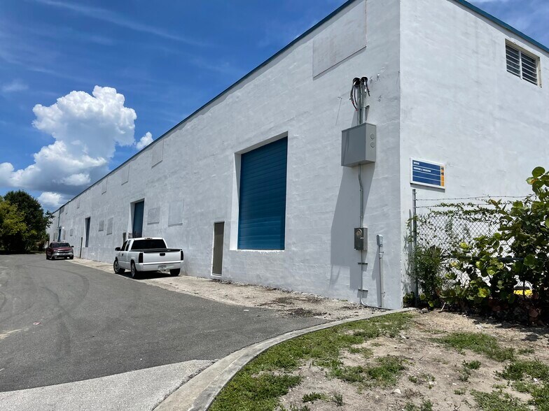 Primary Photo Of 440 Railroad Ave, Cocoa Distribution For Sale