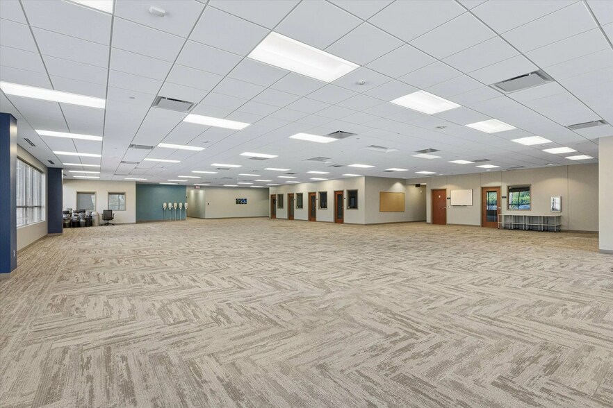 More Photos Of 11010 Burdette St, Omaha Office For Lease