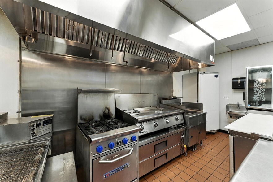 More Photos Of 568 Providence St, West Warwick Restaurant For Sale