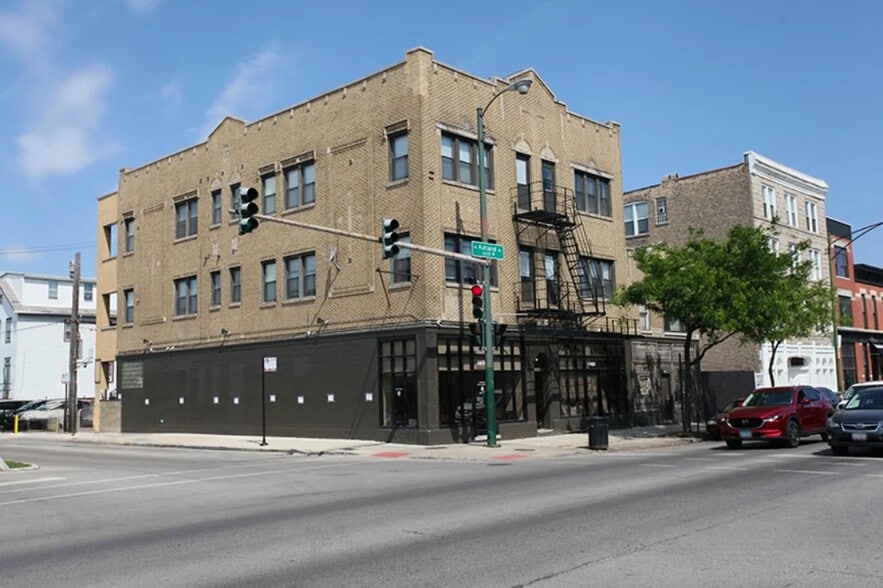 More Photos Of 1400-1402 N Ashland Ave, Chicago Storefront Retail Residential For Lease