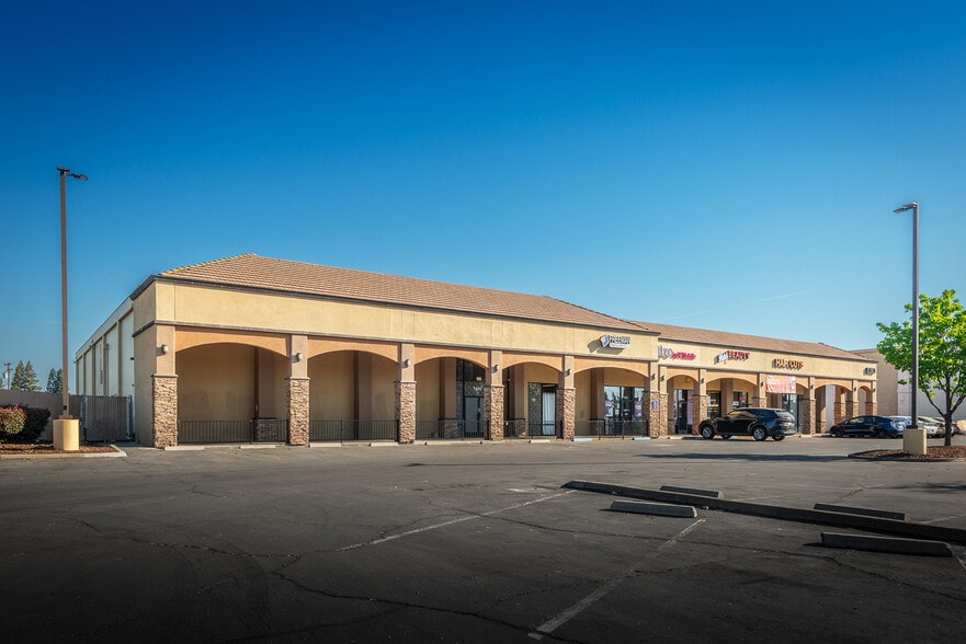 More Photos Of 8363-8383 Folsom Blvd, Sacramento Unknown For Lease