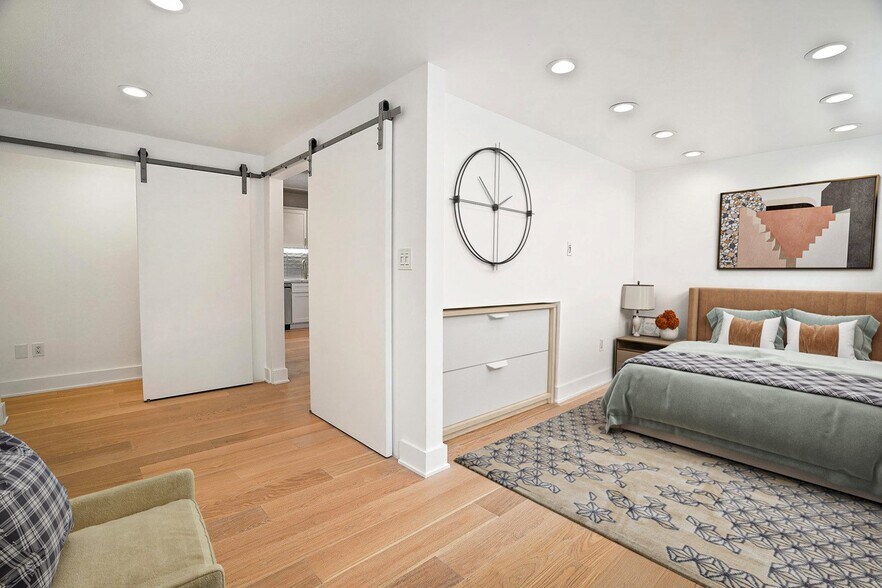 More Photos Of 1411-1413 Cloverfield Blvd, Santa Monica Apartments For Sale