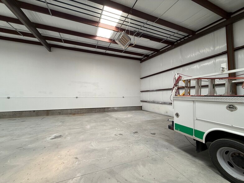 More Photos Of 141 El Chanate Dr, Canutillo Service For Lease